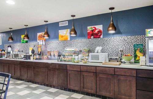 Needles Hotel | Rodeway Inn & Suites Needles