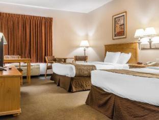 Tomahawk Hotel | Rodeway Inn & Suites Tomahawk