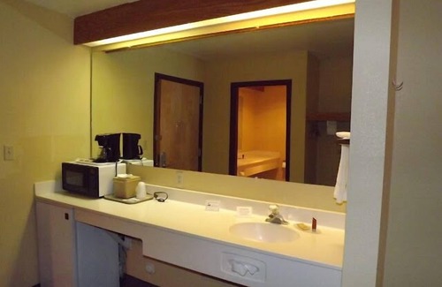 Blanding Hotel | Rodeway Inn & Suites