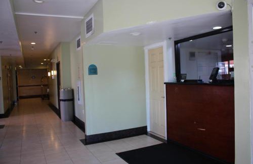 Hayward Hotel | Rodeway Inn & Suites