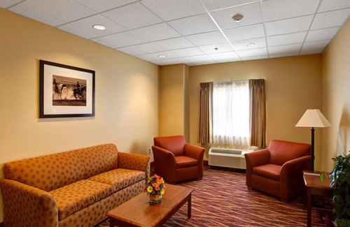 Phillipsburg Hotel | Rodeway Inn & Suites