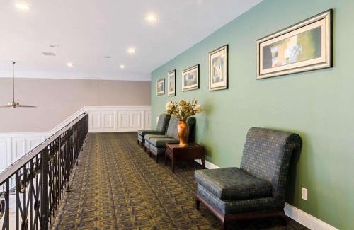 Williamsburg Hotel | Rodeway Inn & Suites Williamsburg Central