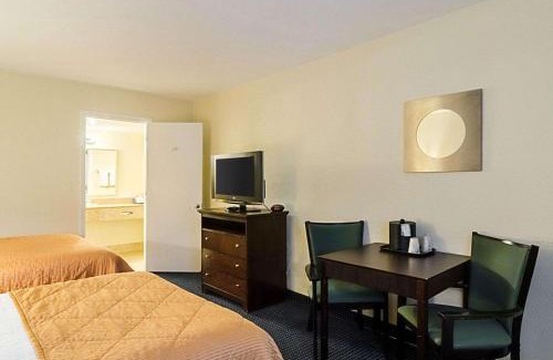 Williamsburg Hotel | Rodeway Inn & Suites Williamsburg Central