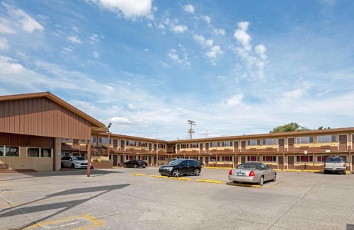 Terre Haute Hotel | Rodeway Inn Terre Haute