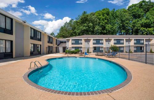 Tuscaloosa Hotel | Rodeway Inn Tuscaloosa near University