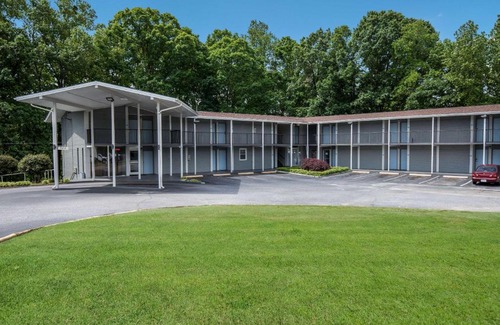 Northlake Hotel | Rodeway Inn