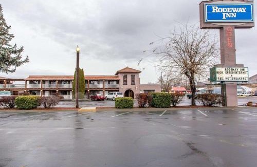 Baker City Hotel | Rodeway Inn