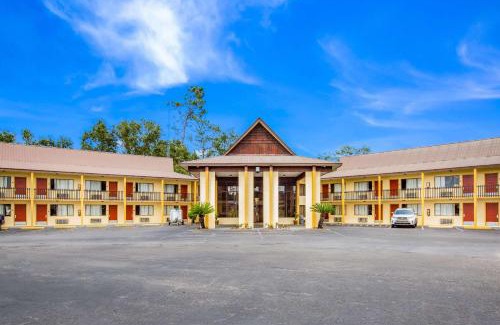 Bonifay Hotel | Rodeway Inn