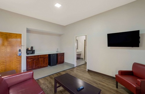 Brandon Hotel | Rodeway Inn