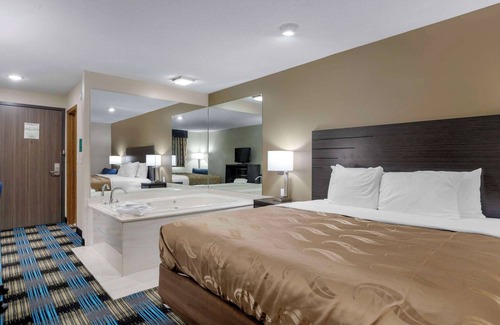Grandville Hotel | Rodeway Inn