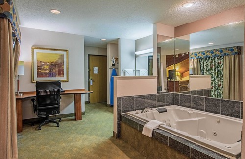 Huntington Hotel | Rodeway Inn