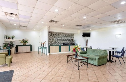 Huntsville Hotel | Rodeway Inn