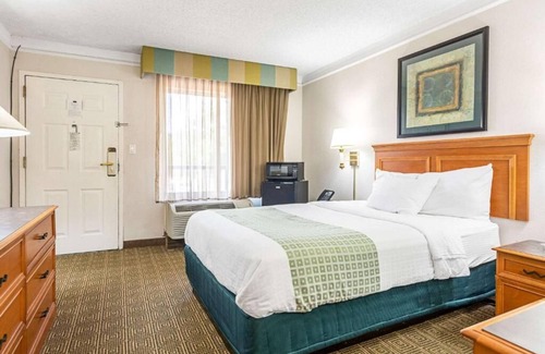Huntsville Hotel | Rodeway Inn