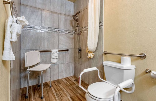 Jeffersonville Hotel | Rodeway Inn