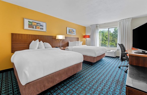 Macon Hotel | Rodeway Inn