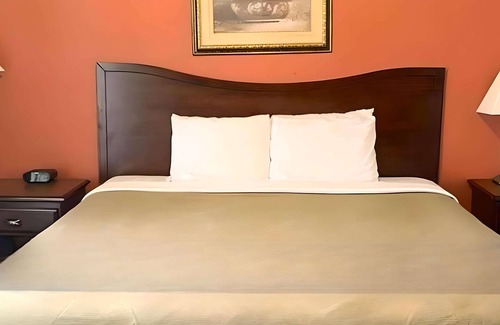 Manchester Hotel | Rodeway Inn