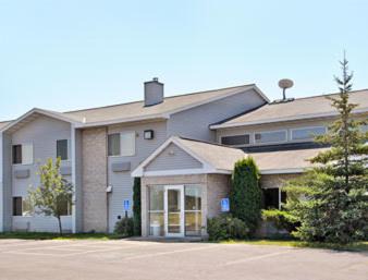 Milaca Hotel | Rodeway Inn