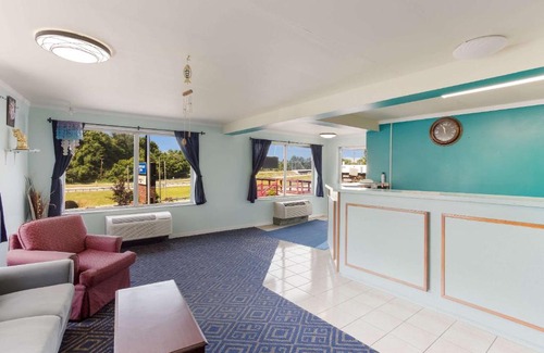 South Point Hotel | Rodeway Inn