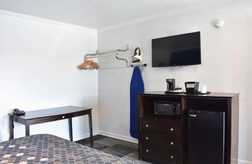 Swainsboro Hotel | Rodeway Inn