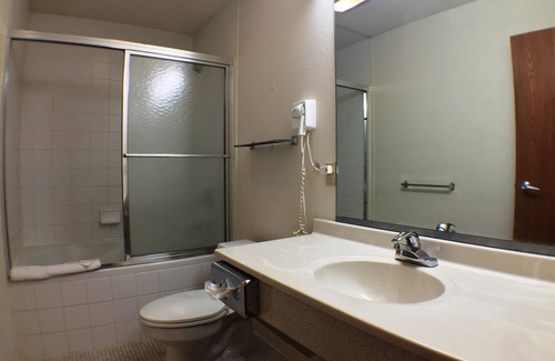 Webster Crossing Hotel | Rodeway Inn