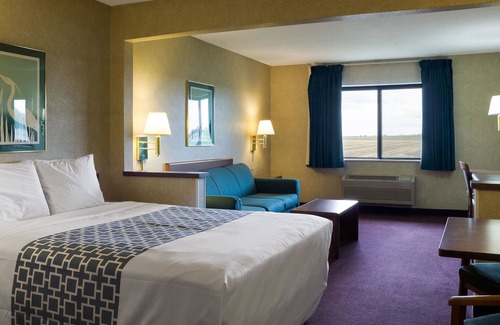 Wahpeton Hotel | Rodeway Inn Wahpeton
