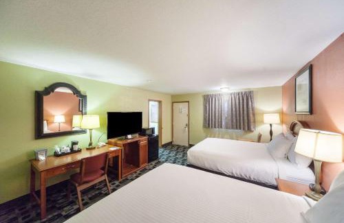 Wauseon Hotel | Rodeway Inn Wauseon