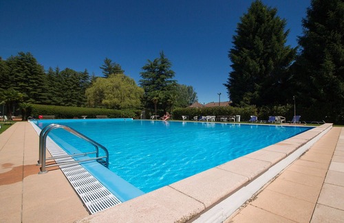 Ispra Apartment | Rododendro Rosso