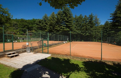 Ispra Apartment | Rododendro Rosso