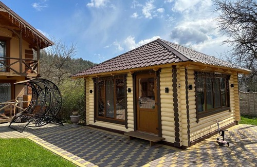 Verkhovyna House | Rodynnyi Zatyshok