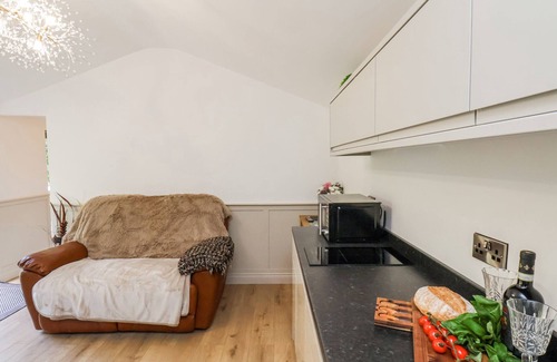 Aislaby Cottage | ROE DEER LODGE, pet friendly, luxury holiday cottage in Sleights