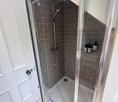 Londonderry Apartment | Roe Retreat