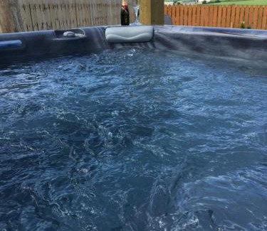 Limavady House | Roe Valley Cottage - LA Spa Hot Tub