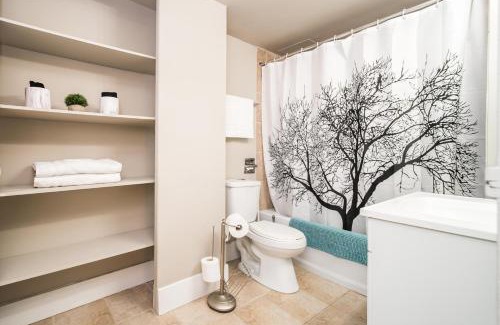 Downtown Edmonton Apartment | Rogers Place King Bed Studio in Downtown Edmonton