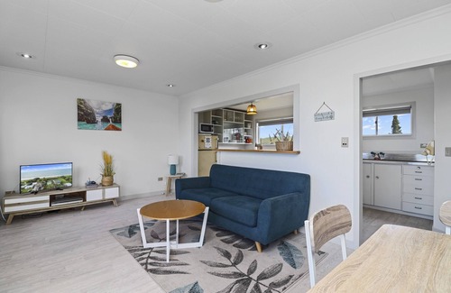 Pukehina House | Rogers Road Pukehina Beach House