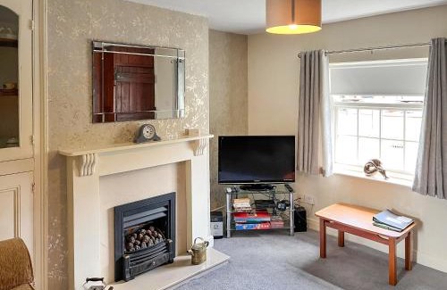 Storwood House | Rogue Cottage