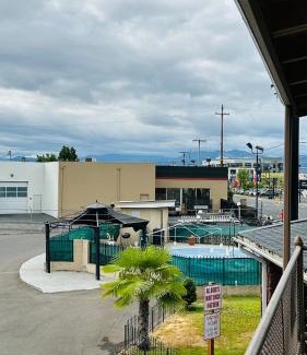 City Center Medford Hotel | Rogue Valley Inn
