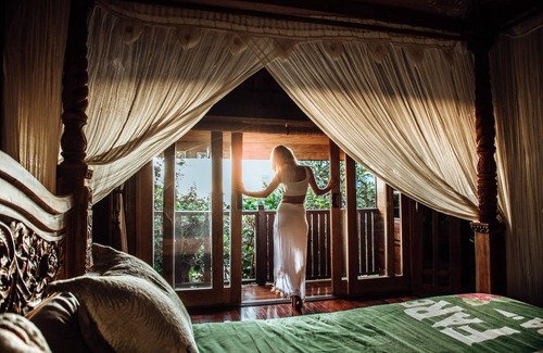Nunue House | Rohotu Fare