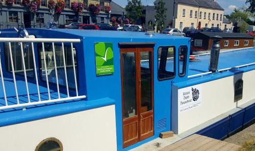 Sallins Boat Rental | Roisin Dubh Houseboat