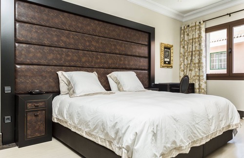 Alcala Hotel | Rok Plaza - Only Adults