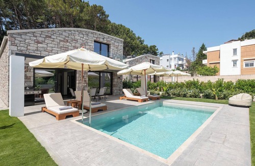 Asgourou Villa | Rokas Luxury Villas- Villa Dimitra
