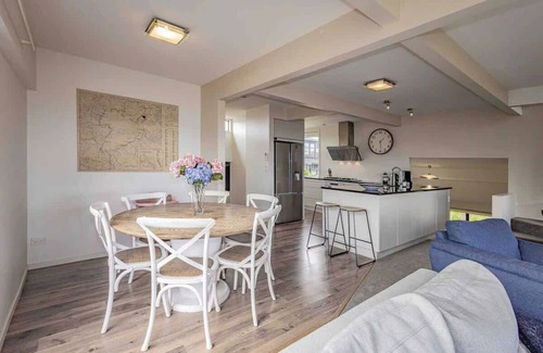 Taupo House | Rokino Lake House A - Location and Views