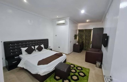 Ijebu Ode Hotel | Rolak Hotel and Suites