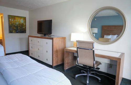 Clewiston Hotel | Roland Martin Marina and Resort
