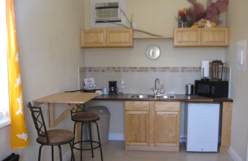 Andros Town Cottage | Rolle's Place Cabanas/Fresh Creek Newest Property on Andros! WiFi