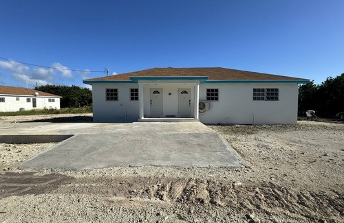 Rolleville Apartment | Rolleville Darling House - 2 minute walk from the beach!