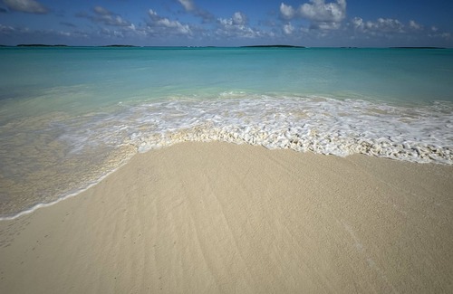Rolleville Apartment | Rolleville Darling House - 2 minute walk from the beach!