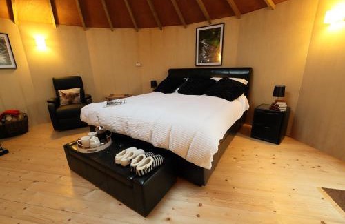Newcastle-on-Clun House | Rolling Hills