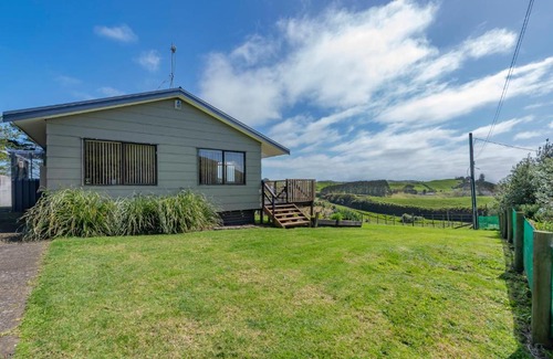 Otaua House | Rolling Hills Retreat - Otaua Holiday Home
