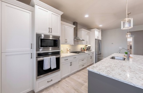 Tri-Cities House | Rolling hills + RV parking + Pet Friendly