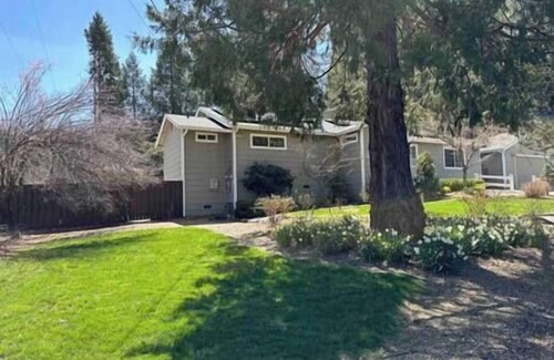 Cedar Ridge House | Rollins Lake Garden Paradise Getaway